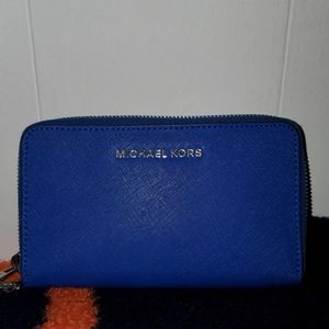 Michael kors wrislet/wallet